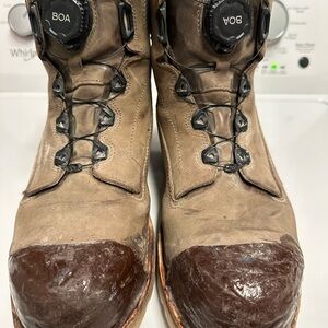 Red Wing Shoes TRACTION TRED LITE

Men's 6-inch Waterproof BOA® Safety Toe Boot